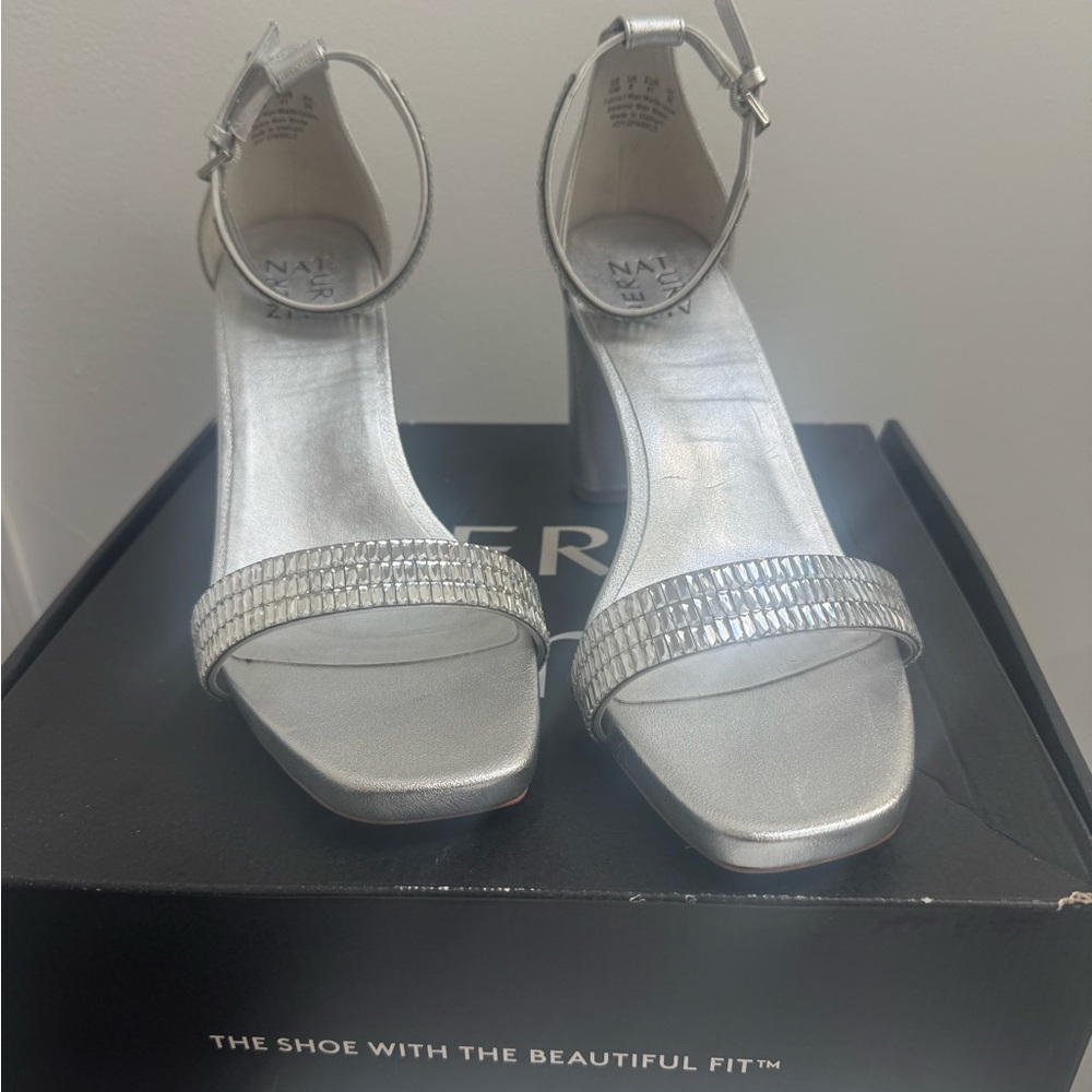 Naturalizer Joy Sparkle Silver Heeled Sandals Size 10 - Picture 2 of 10